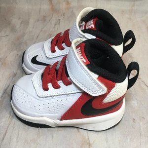 NIKE TEAM HUSTLE D7 CHILD SIZE 2C